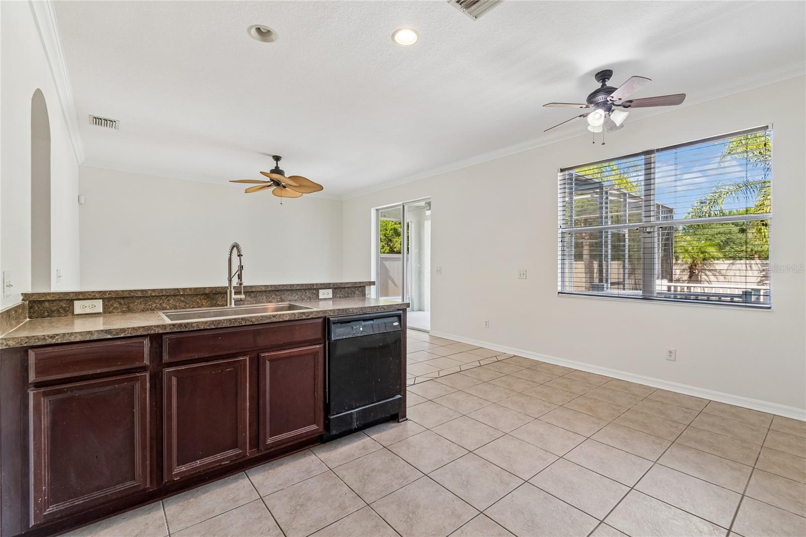 915 WINDTON OAK DR — photo 10