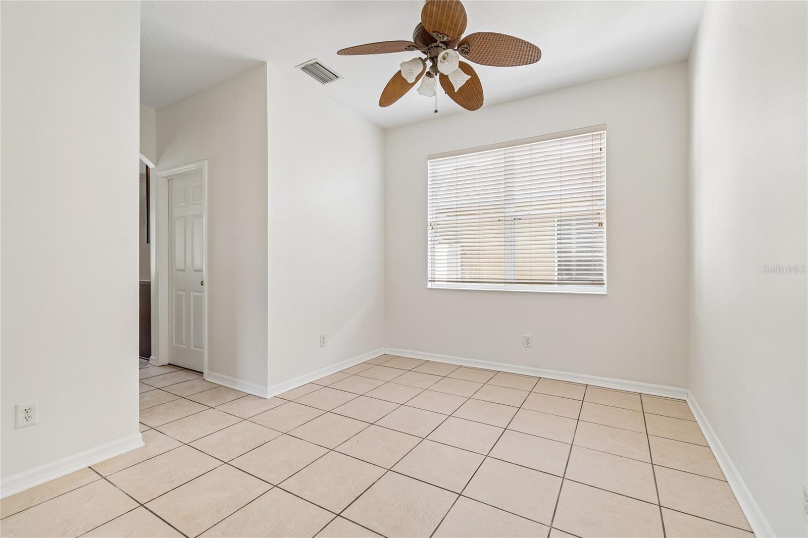 915 WINDTON OAK DR — photo 8