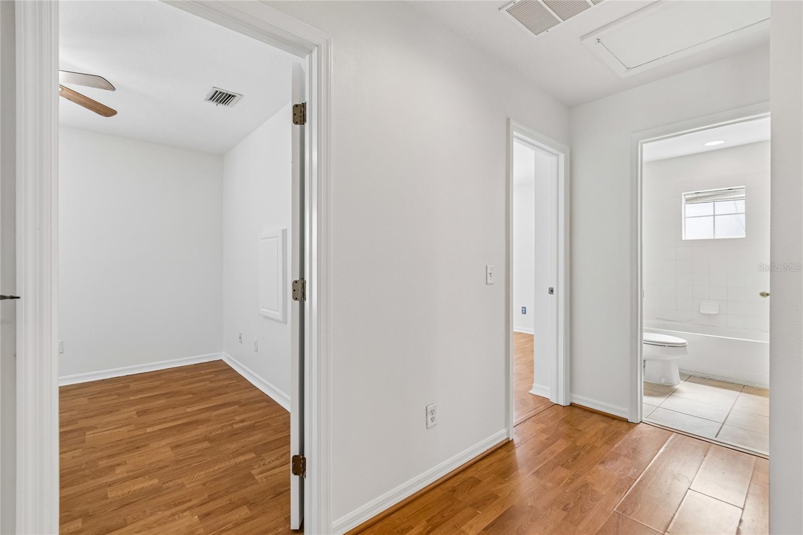 915 WINDTON OAK DR — photo 21