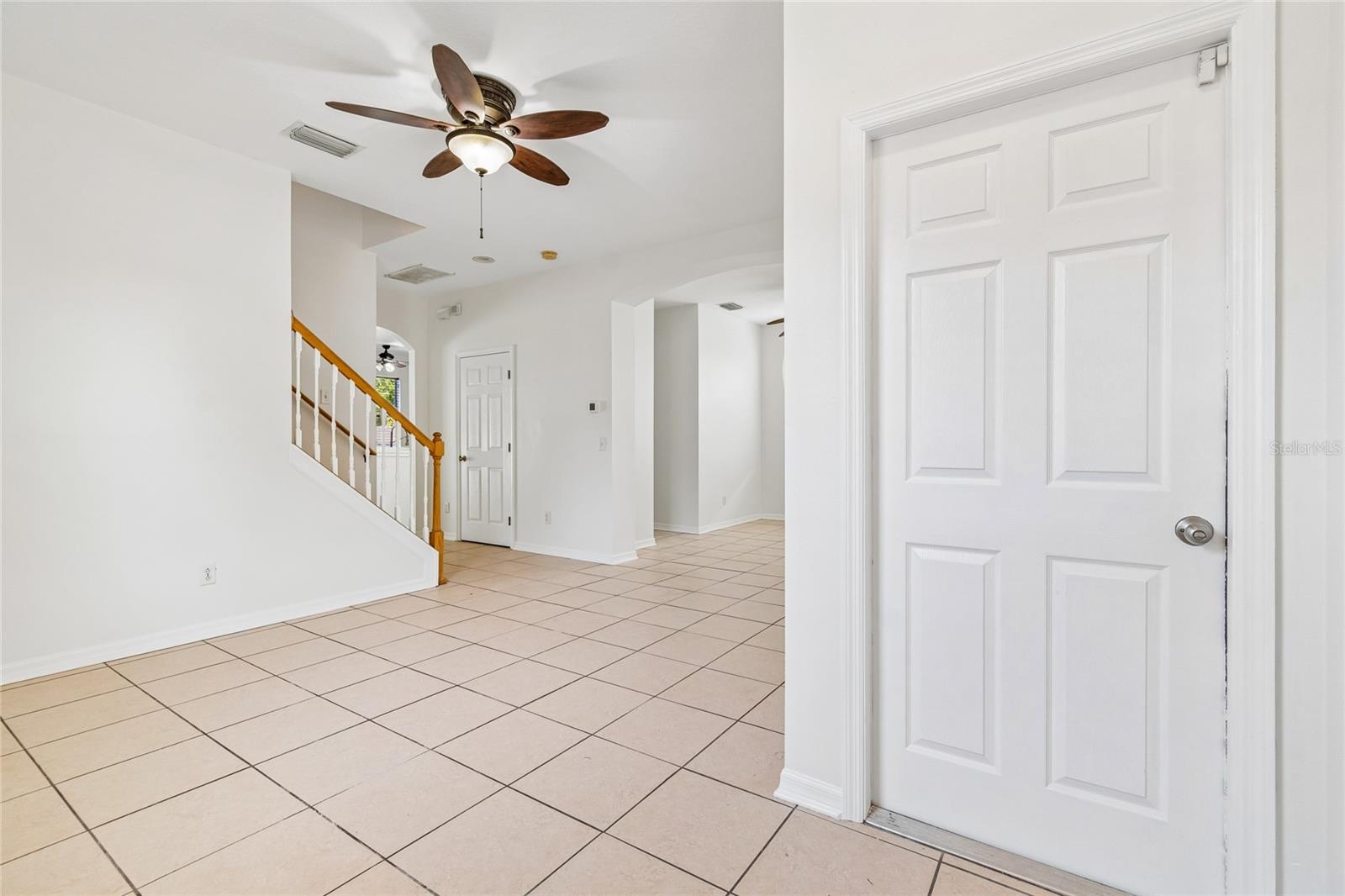 915 WINDTON OAK DR — photo 4