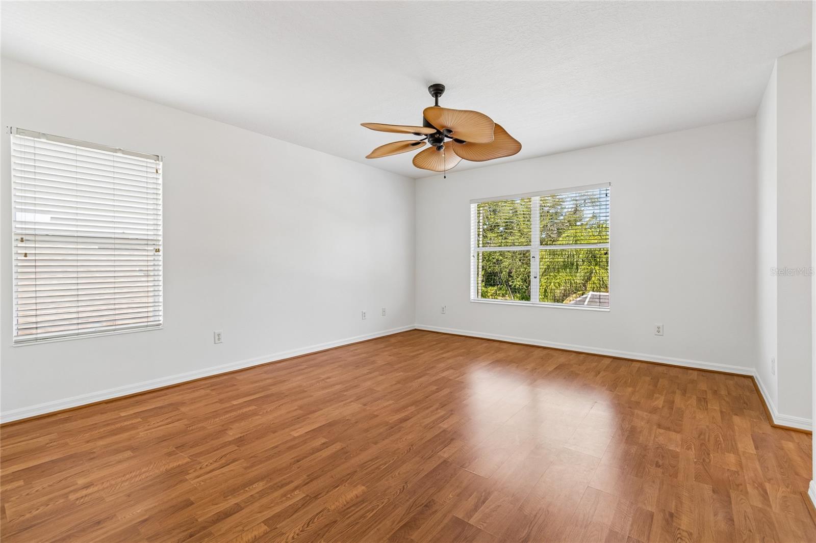 915 WINDTON OAK DR — photo 22