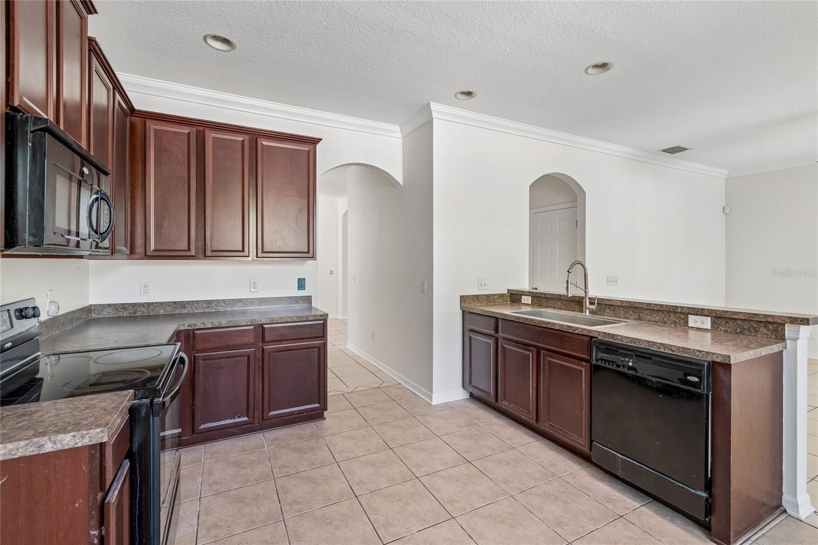 915 WINDTON OAK DR — photo 11