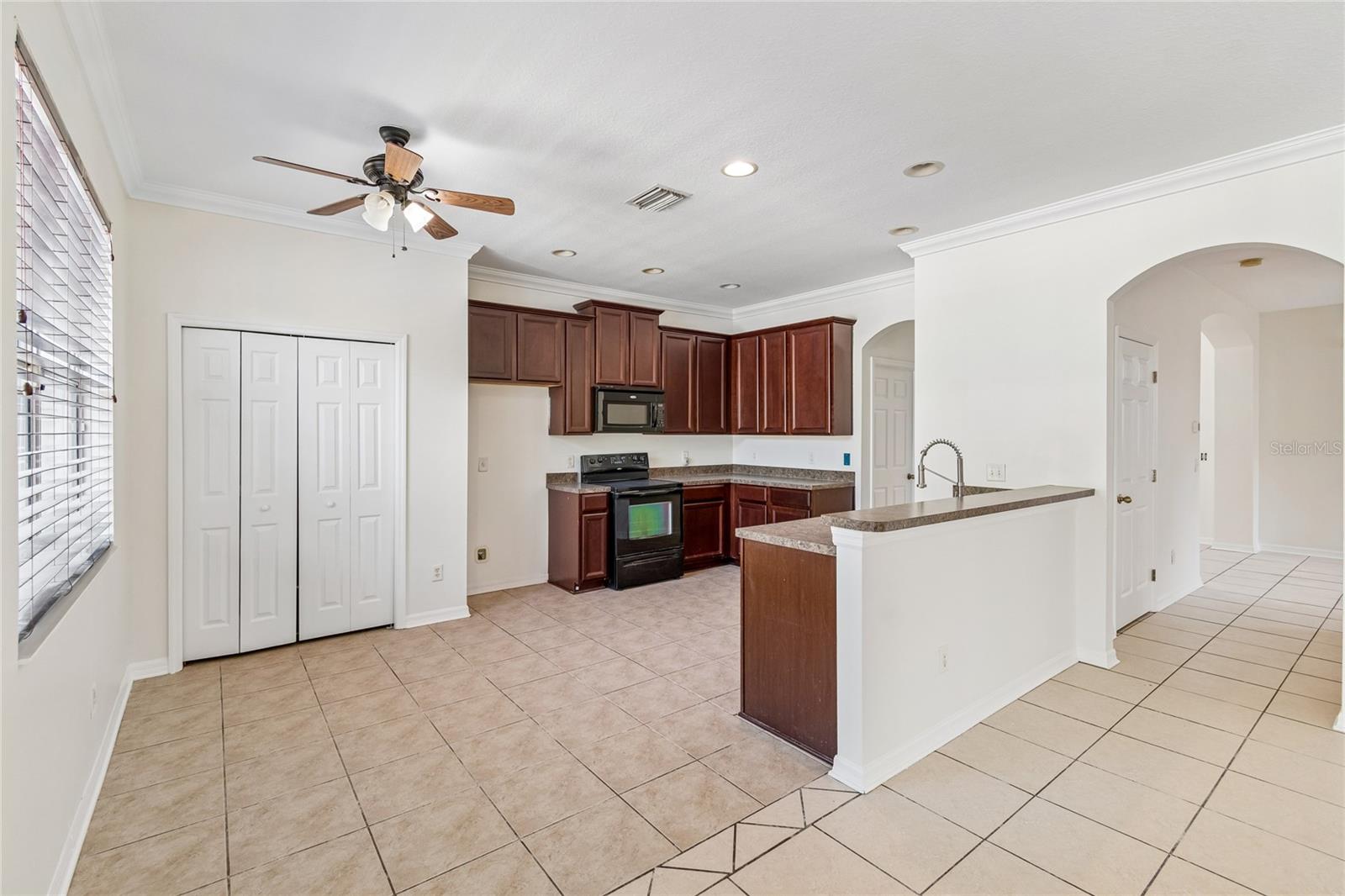 915 WINDTON OAK DR — photo 15