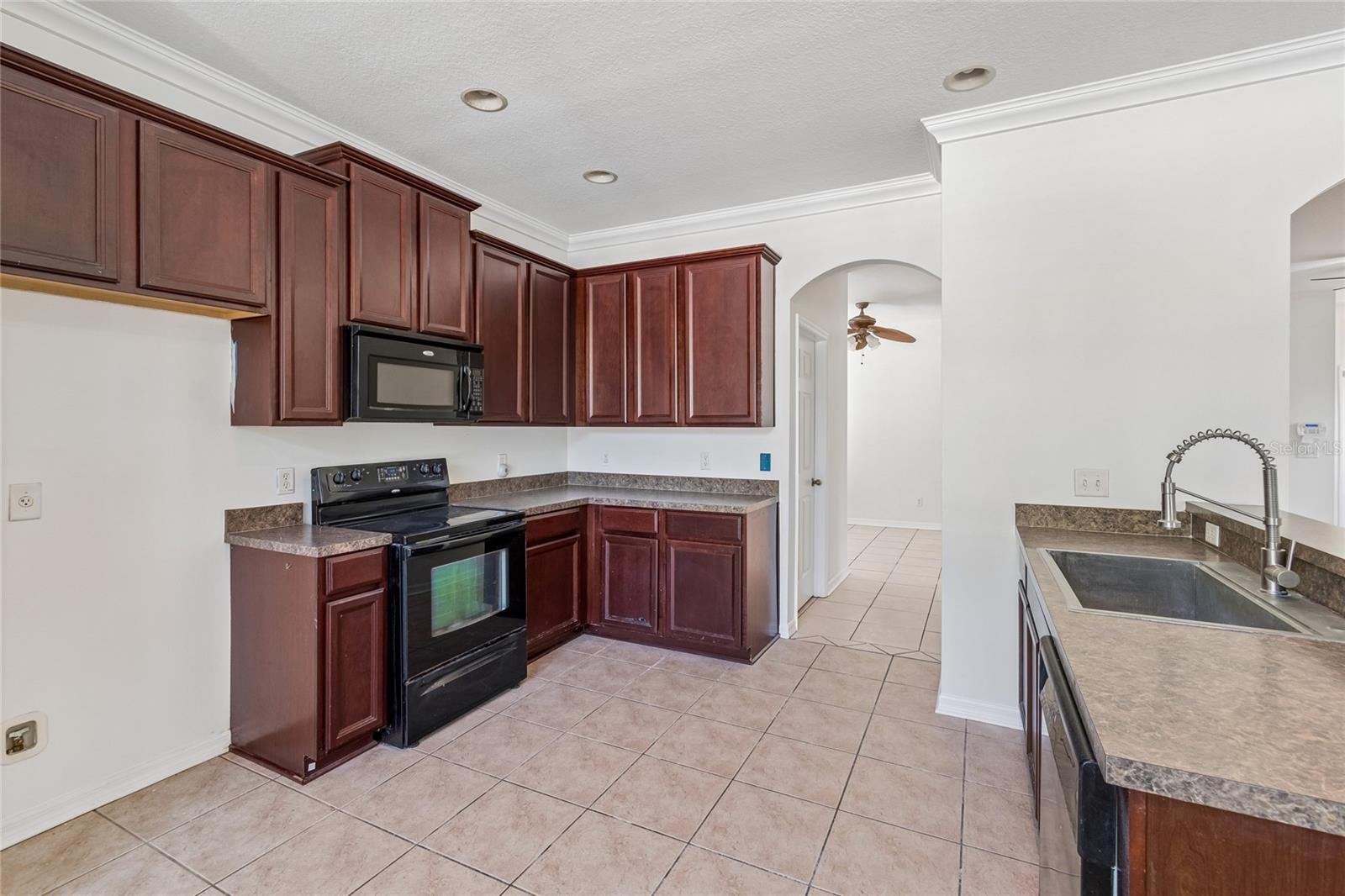 915 WINDTON OAK DR — photo 12