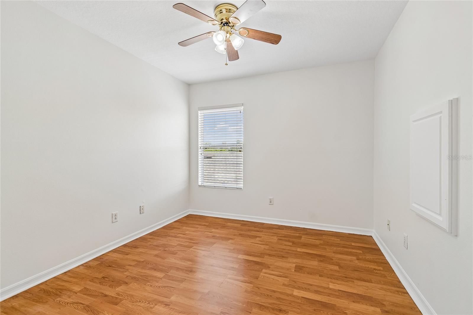 915 WINDTON OAK DR — photo 29