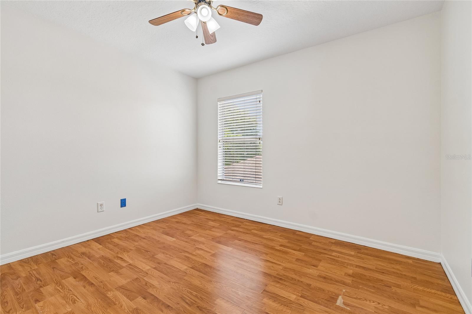 915 WINDTON OAK DR — photo 35
