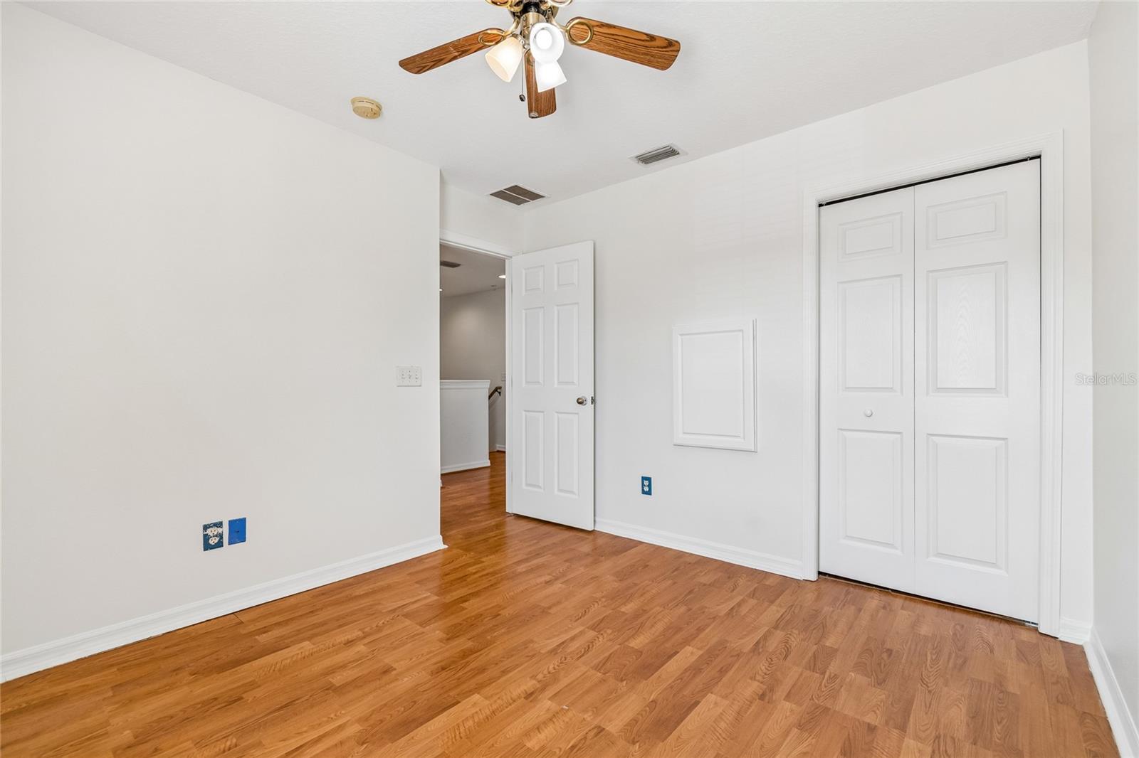 915 WINDTON OAK DR — photo 32