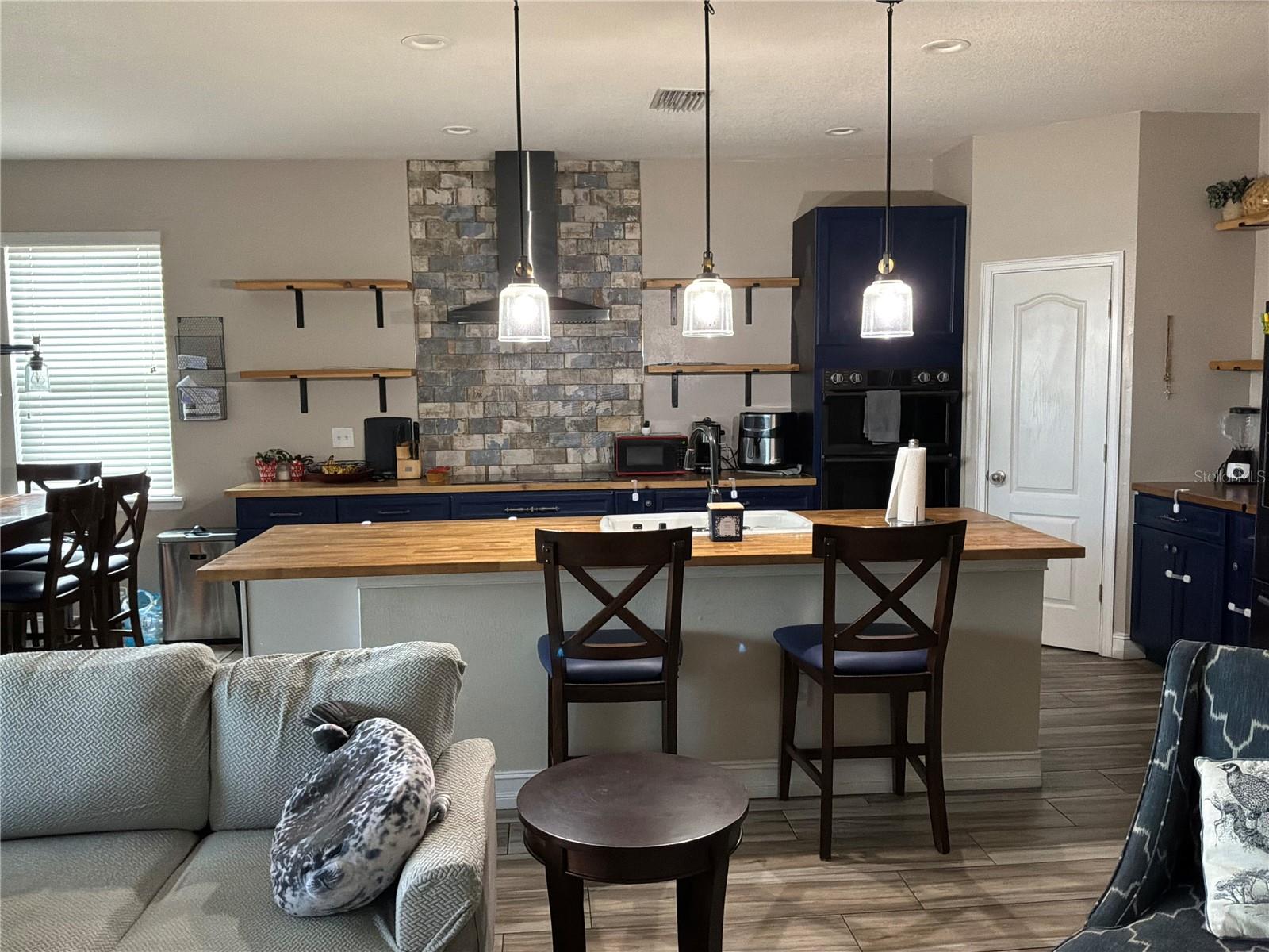 308 CORBETT BLUFF DR — photo 8