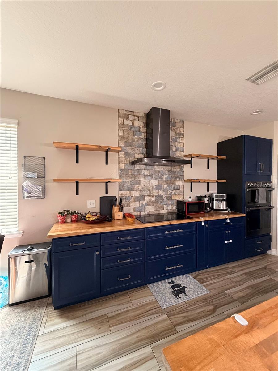 308 CORBETT BLUFF DR — photo 7