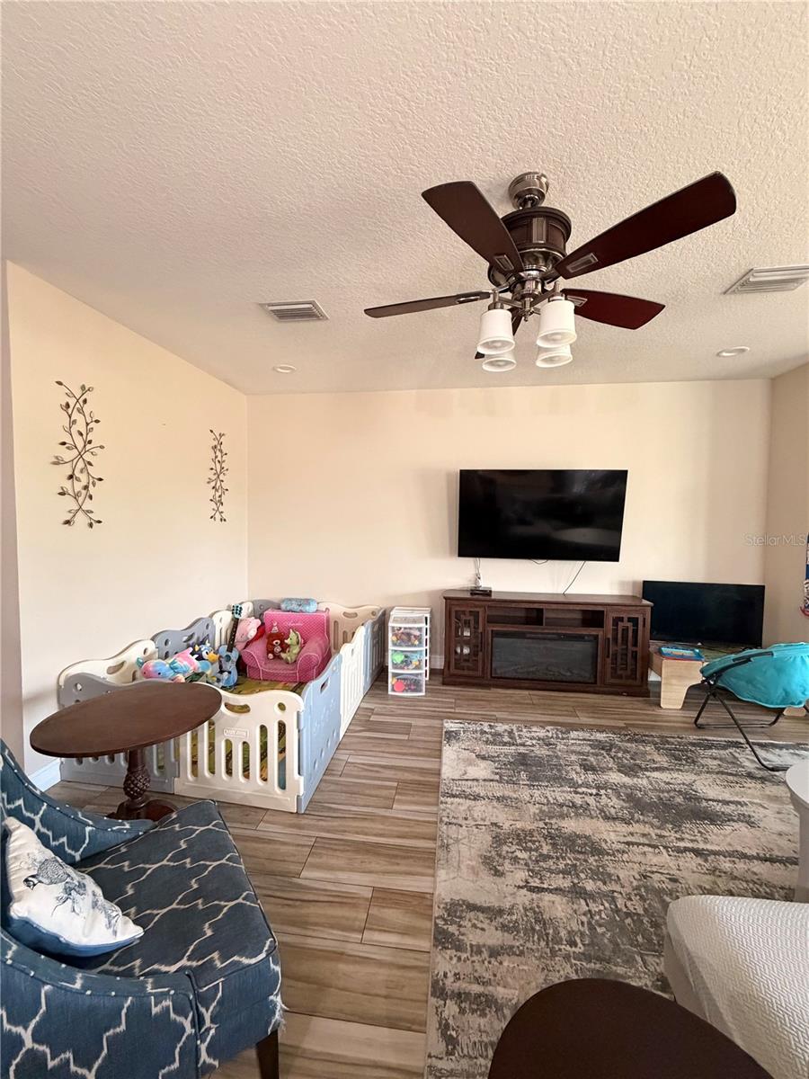 308 CORBETT BLUFF DR — photo 4