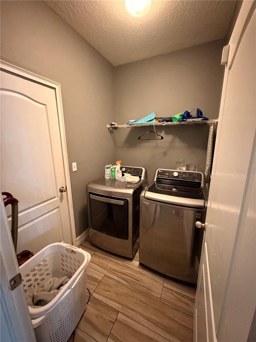 308 CORBETT BLUFF DR — photo 21