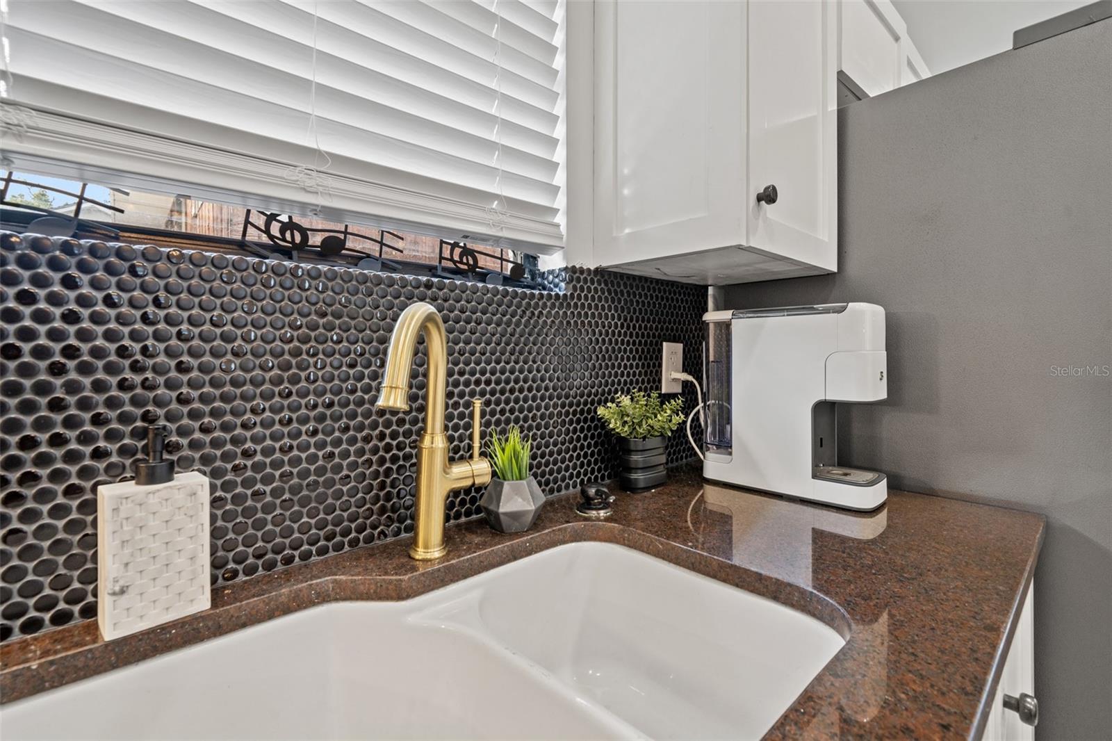 308 E HOLLYWOOD ST — photo 20