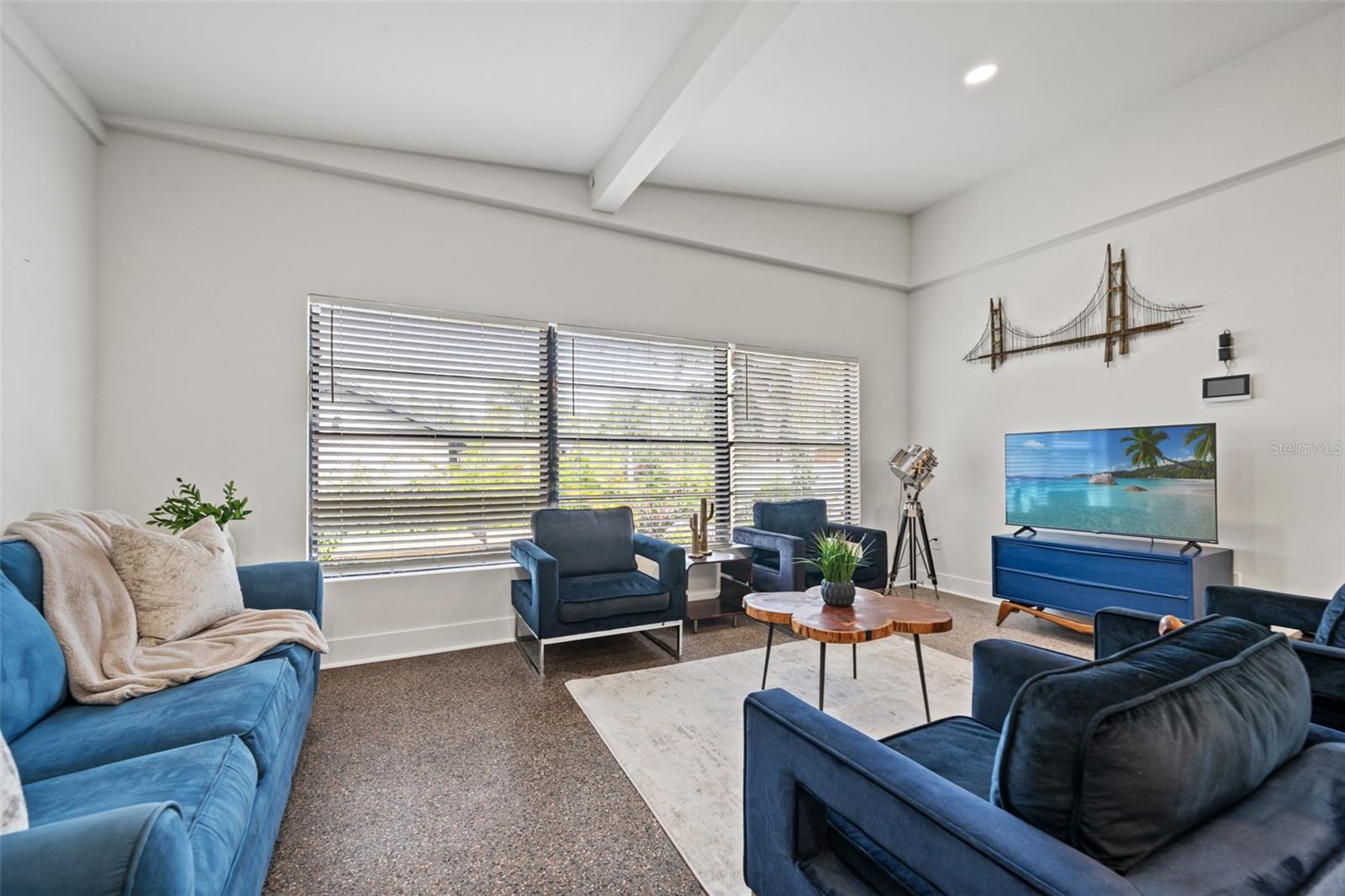 308 E HOLLYWOOD ST — photo 8