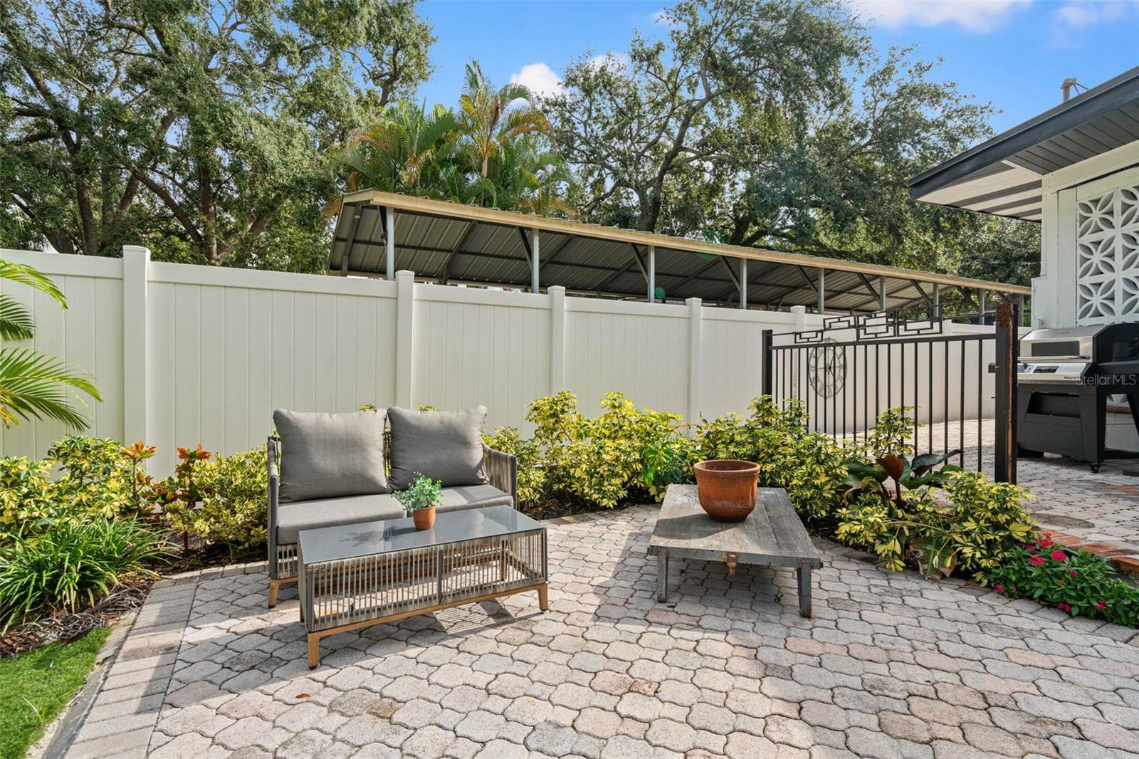 308 E HOLLYWOOD ST — photo 41