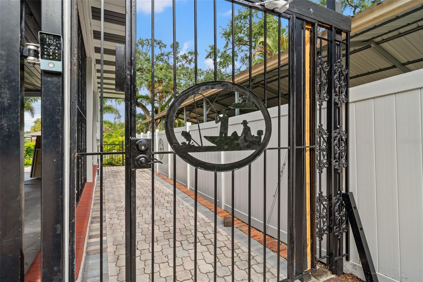308 E HOLLYWOOD ST — photo 45