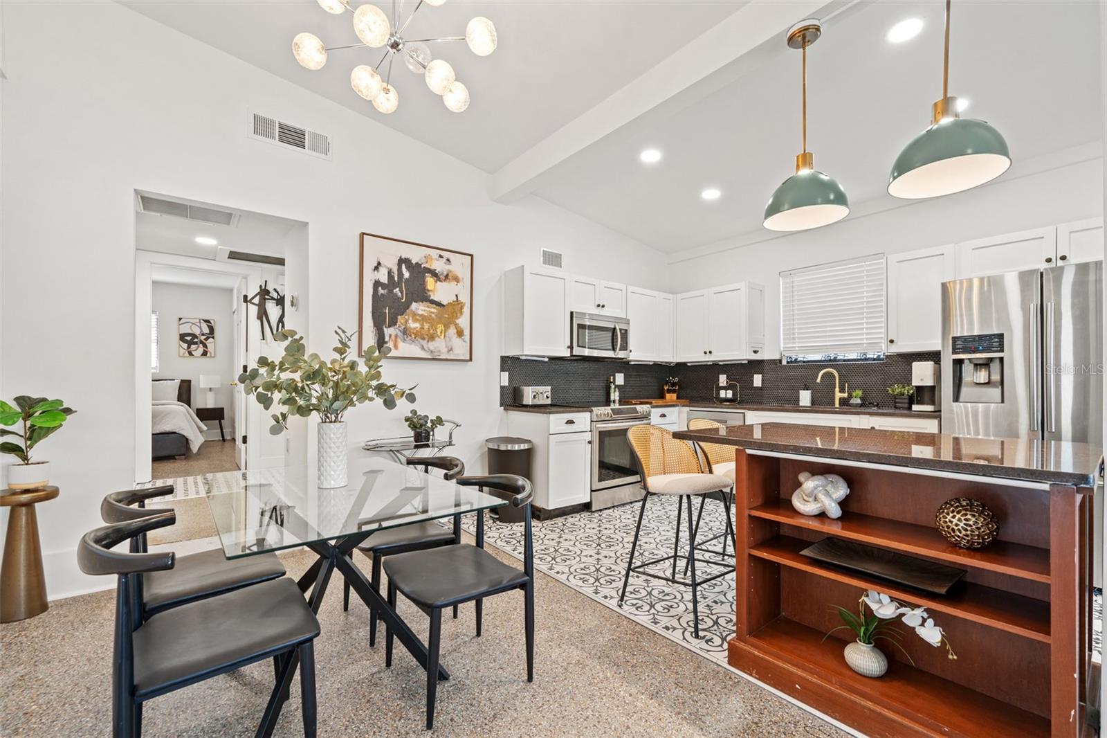 308 E HOLLYWOOD ST — photo 10