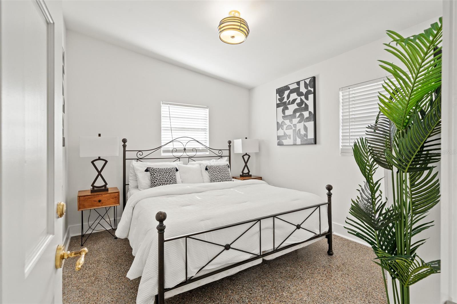 308 E HOLLYWOOD ST — photo 25