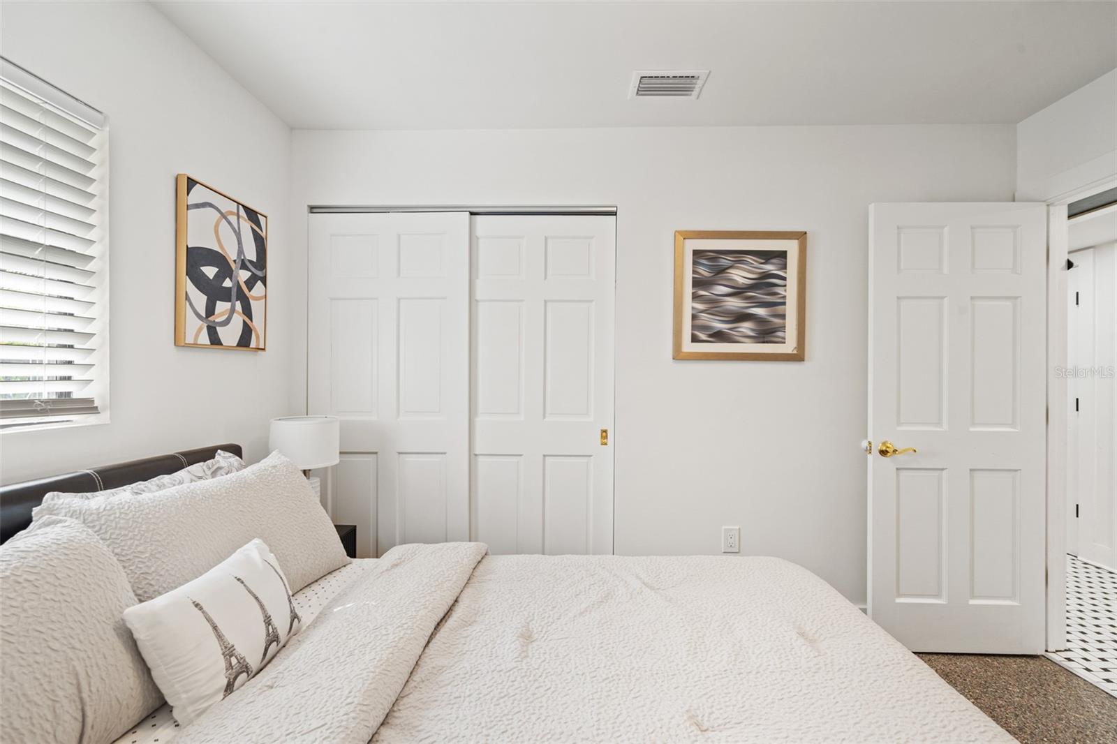 308 E HOLLYWOOD ST — photo 27