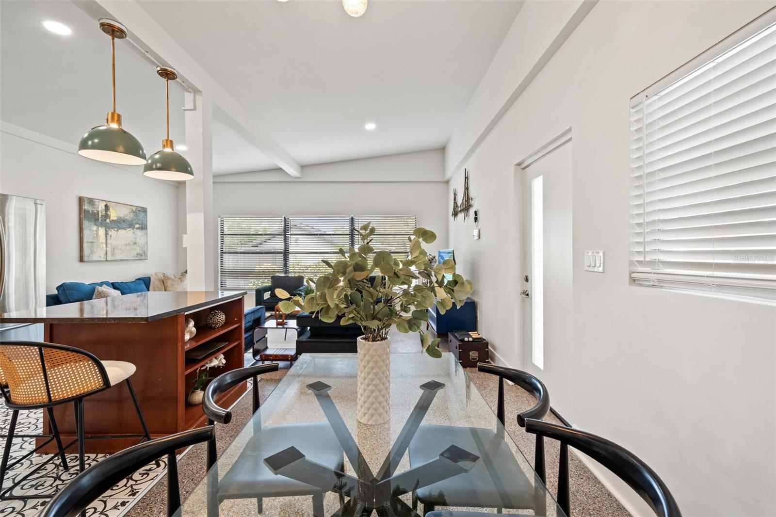 308 E HOLLYWOOD ST — photo 15