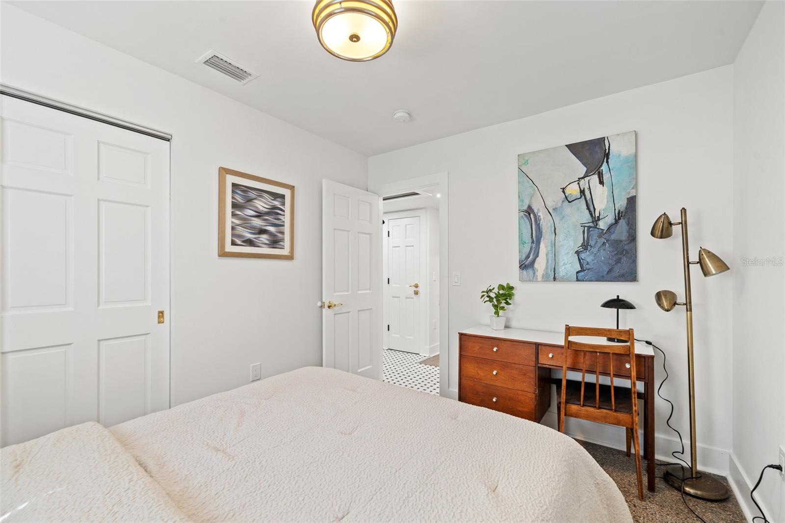 308 E HOLLYWOOD ST — photo 26