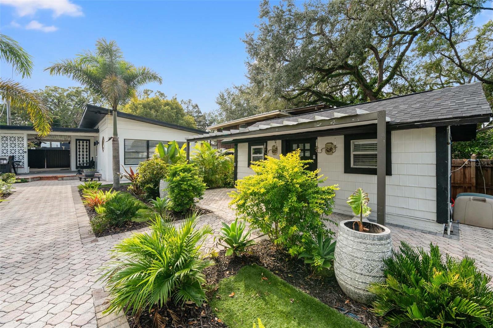 308 E HOLLYWOOD ST — photo 54