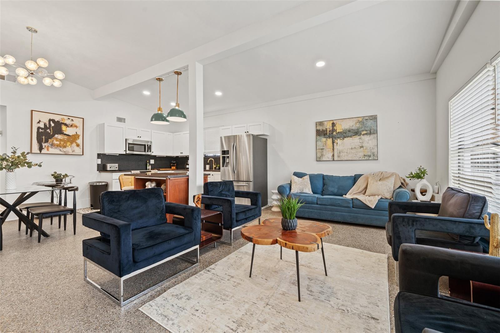 308 E HOLLYWOOD ST — photo 9