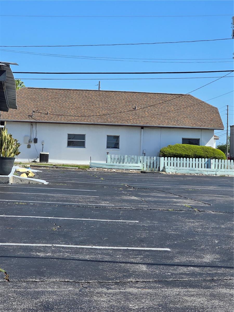 11002 SEMINOLE BLVD — photo 9