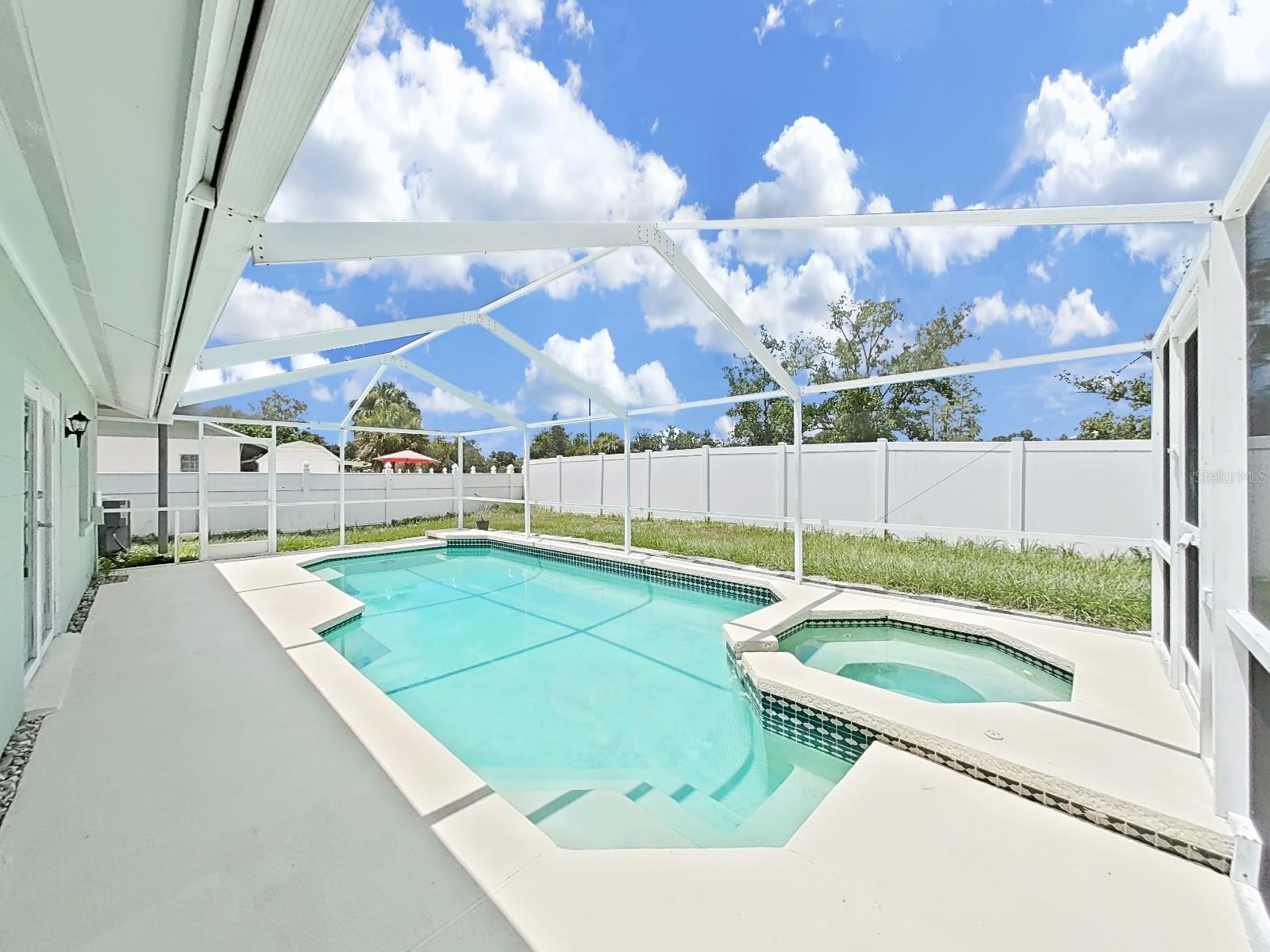 10902 WINGATE DR — photo 40