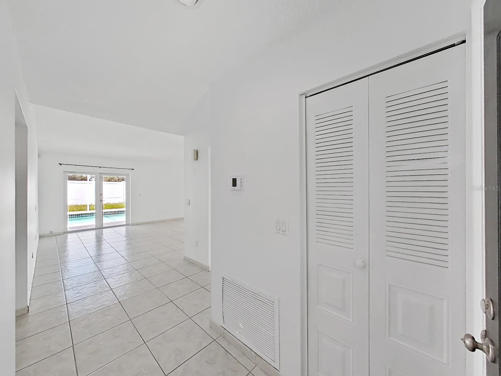 10902 WINGATE DR — photo 10