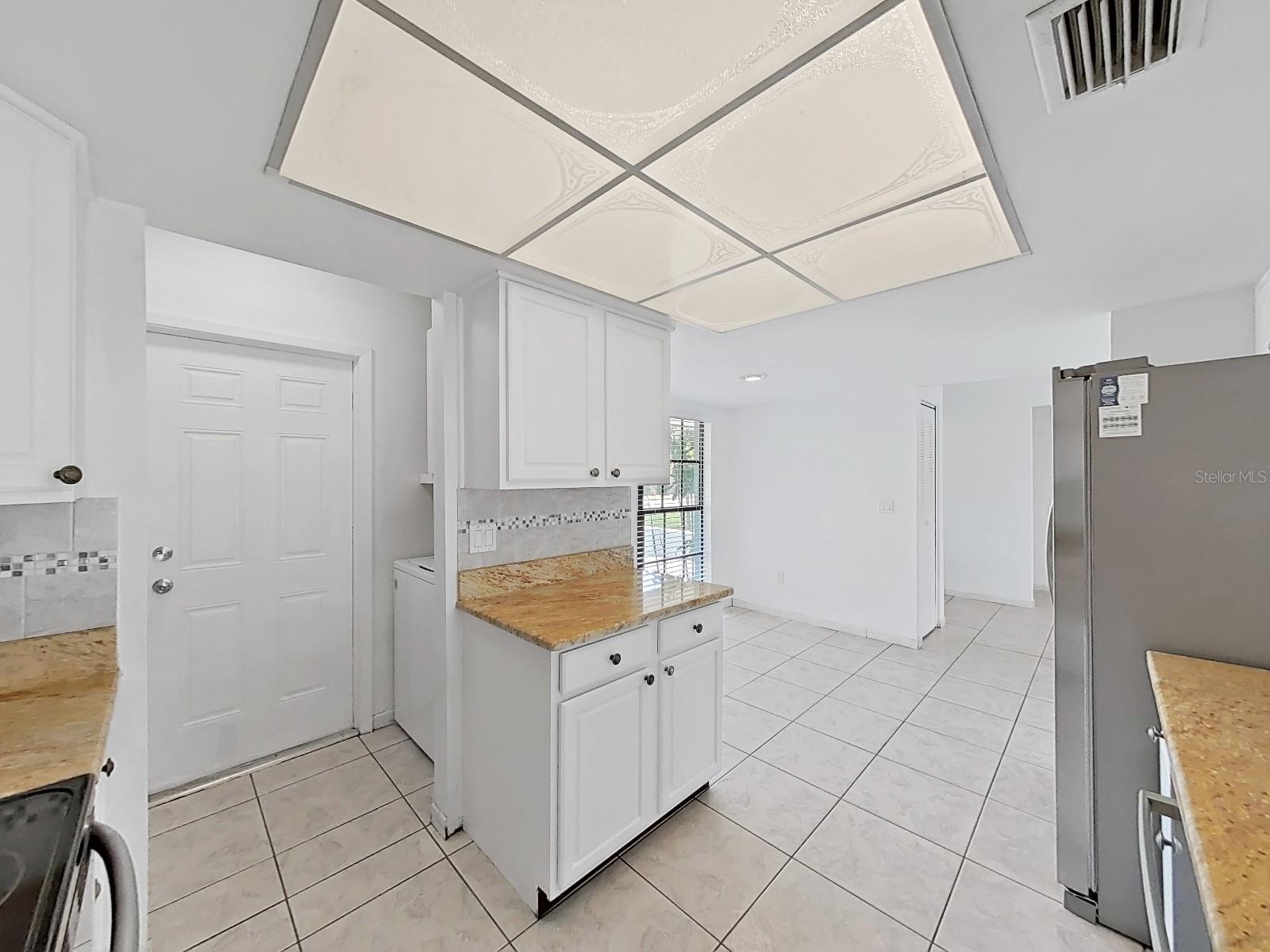 10902 WINGATE DR — photo 18
