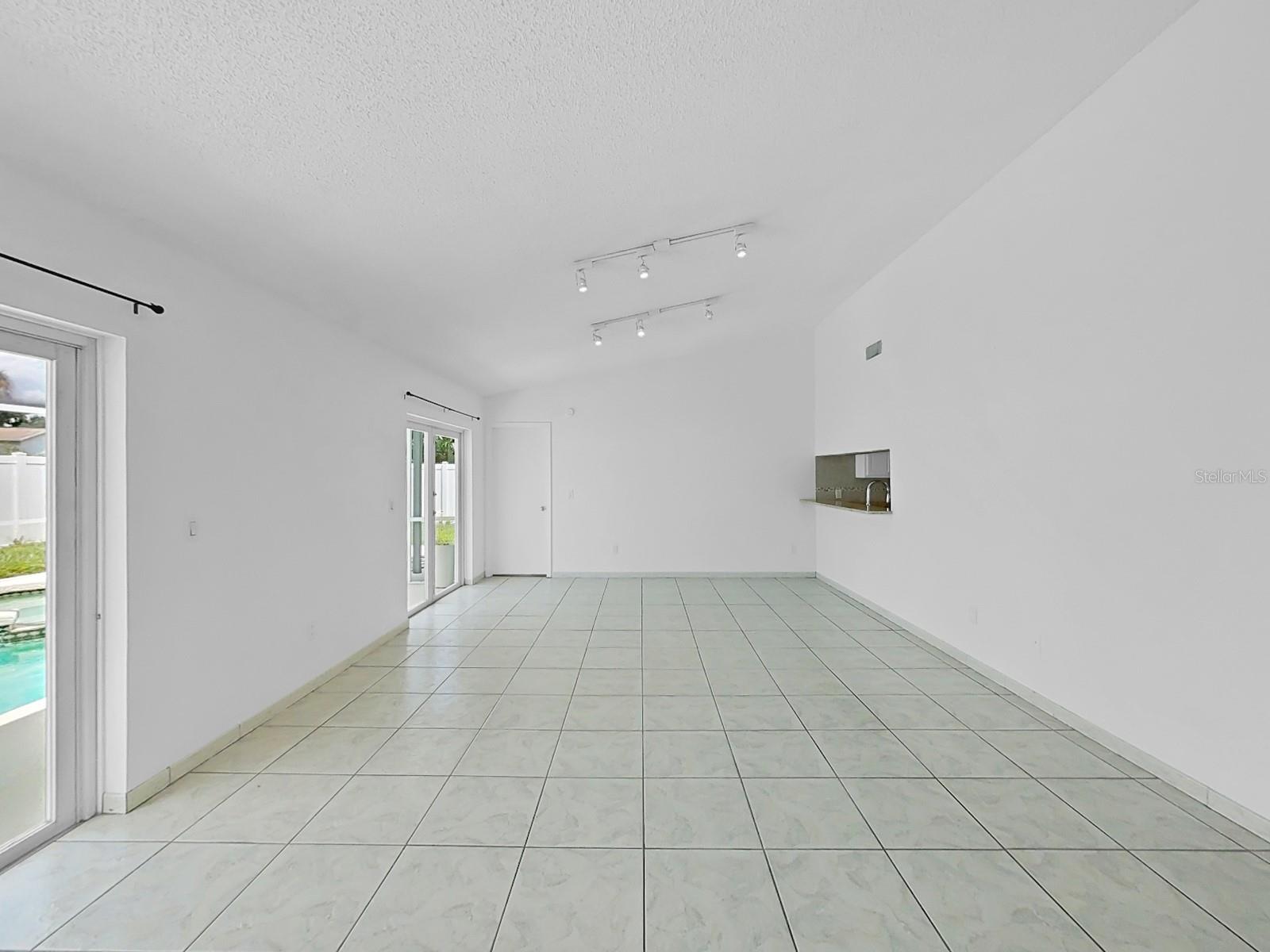 10902 WINGATE DR — photo 23