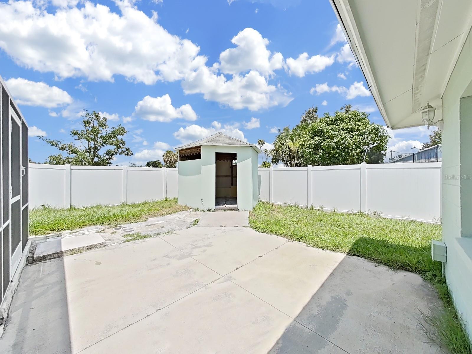 10902 WINGATE DR — photo 43
