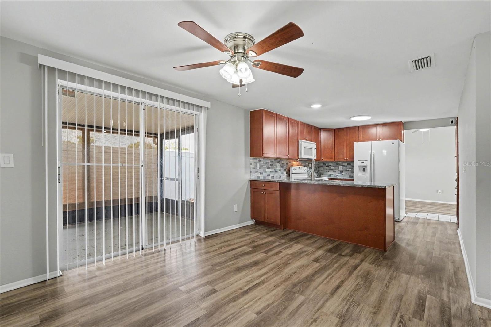 6404 FREEDOM CT — photo 7