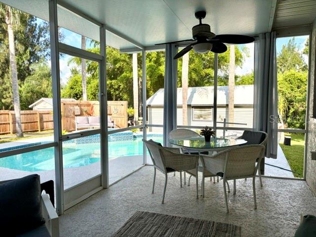 915 HARBOR HILL DR — photo 26