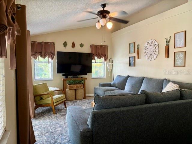 915 HARBOR HILL DR — photo 13
