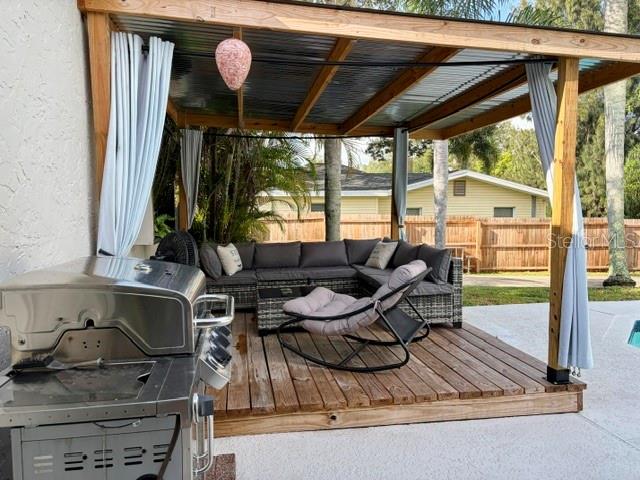915 HARBOR HILL DR — photo 30