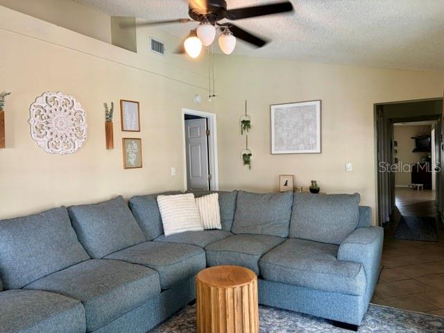 915 HARBOR HILL DR — photo 12