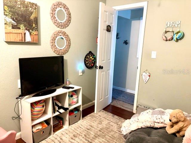 915 HARBOR HILL DR — photo 18
