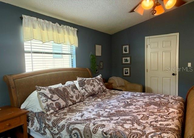 915 HARBOR HILL DR — photo 16