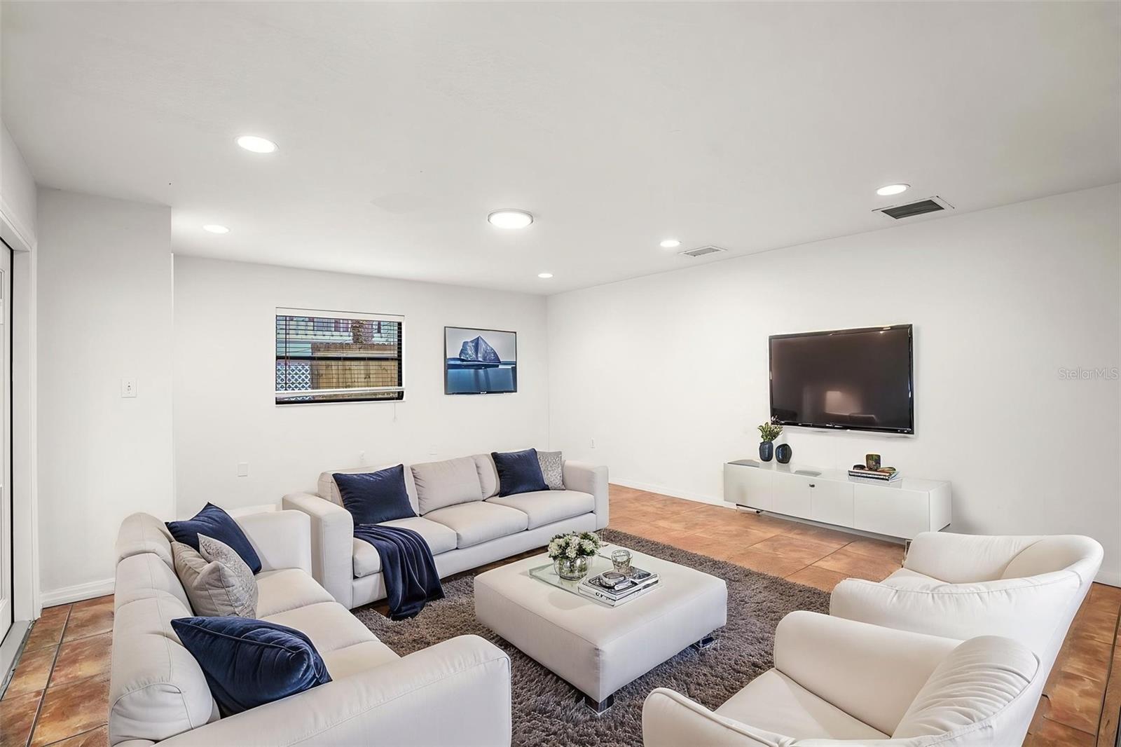 210 EDGEWOOD AVE — photo 29