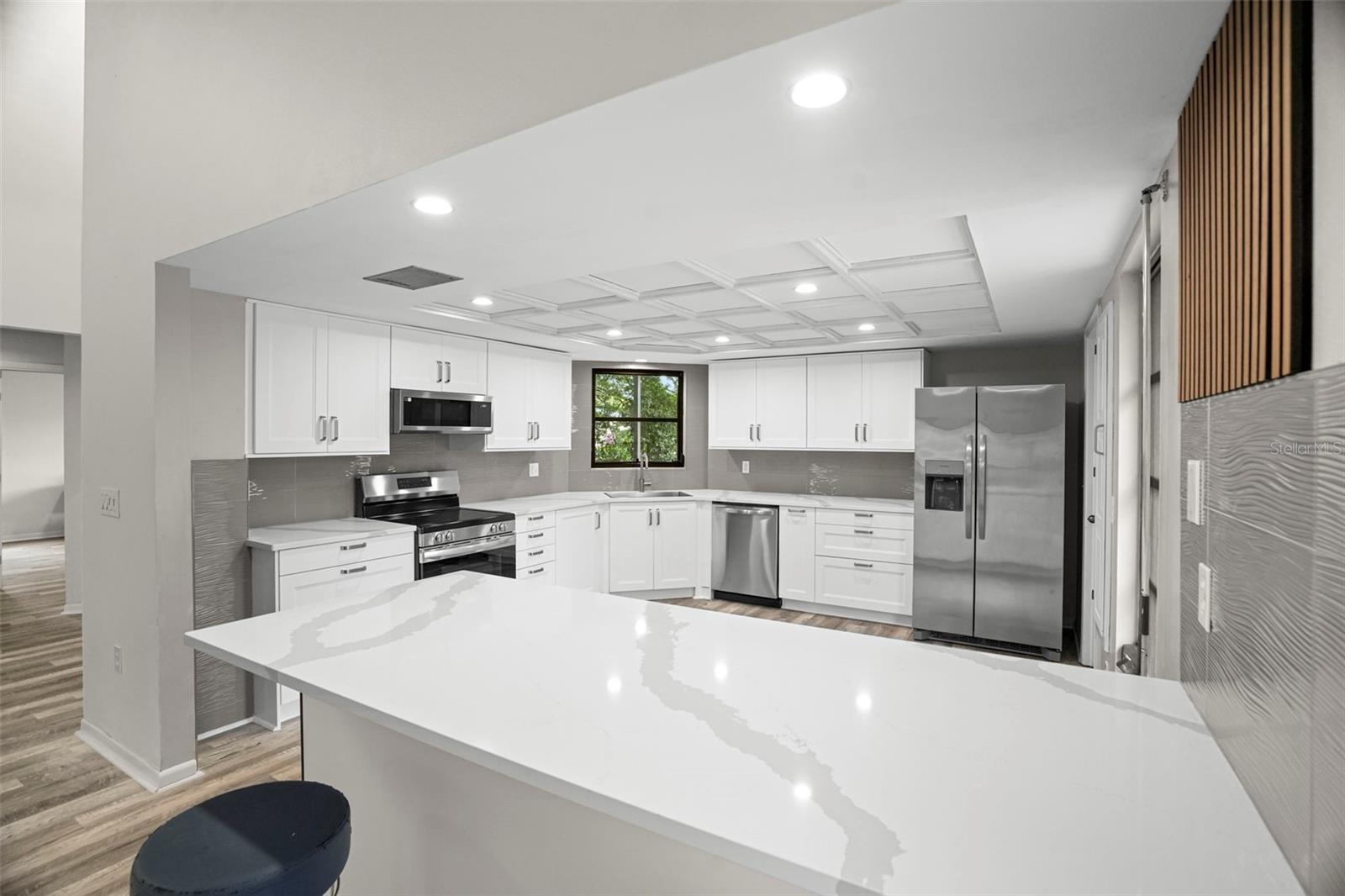 210 EDGEWOOD AVE — photo 14