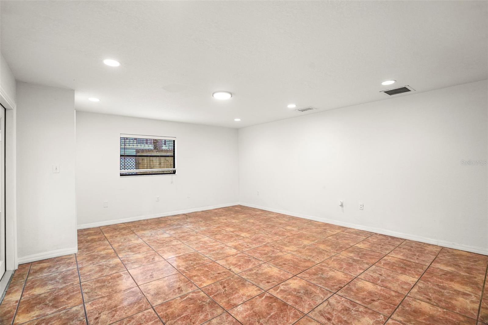 210 EDGEWOOD AVE — photo 30