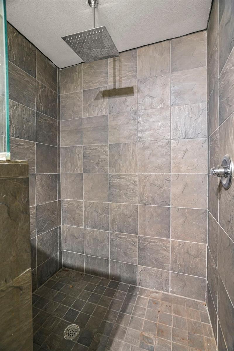 210 EDGEWOOD AVE — photo 34