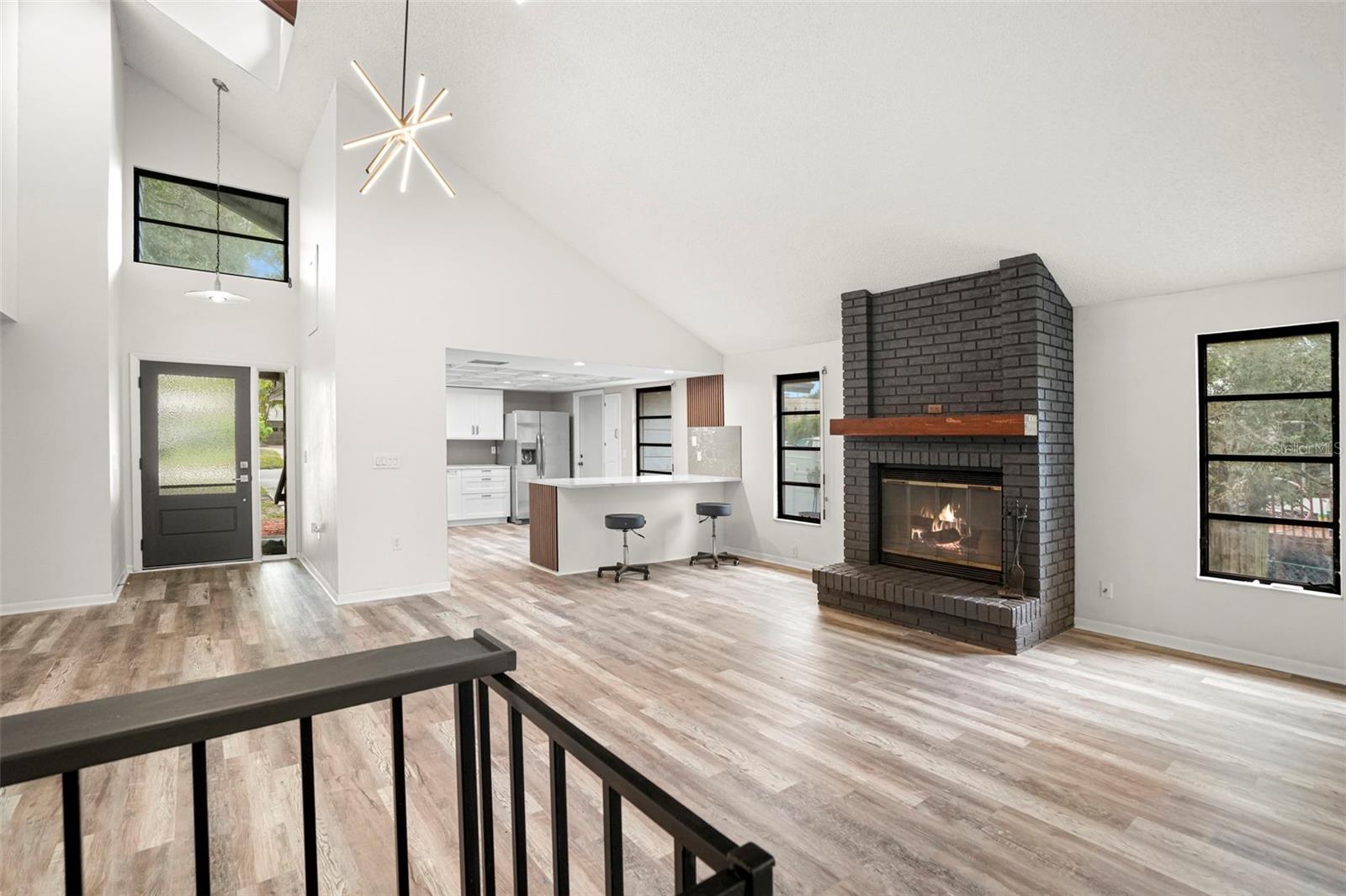 210 EDGEWOOD AVE — photo 7