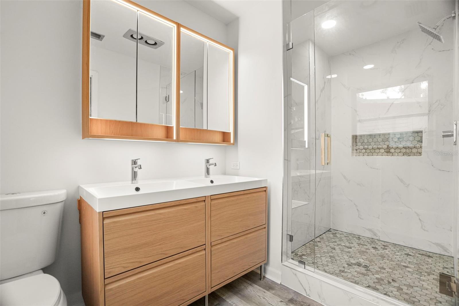 210 EDGEWOOD AVE — photo 22