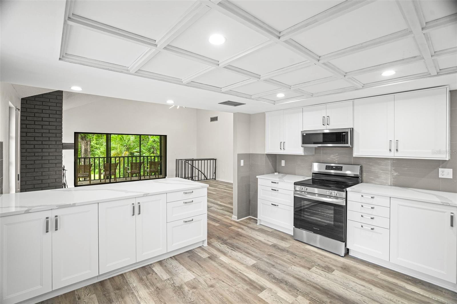 210 EDGEWOOD AVE — photo 16