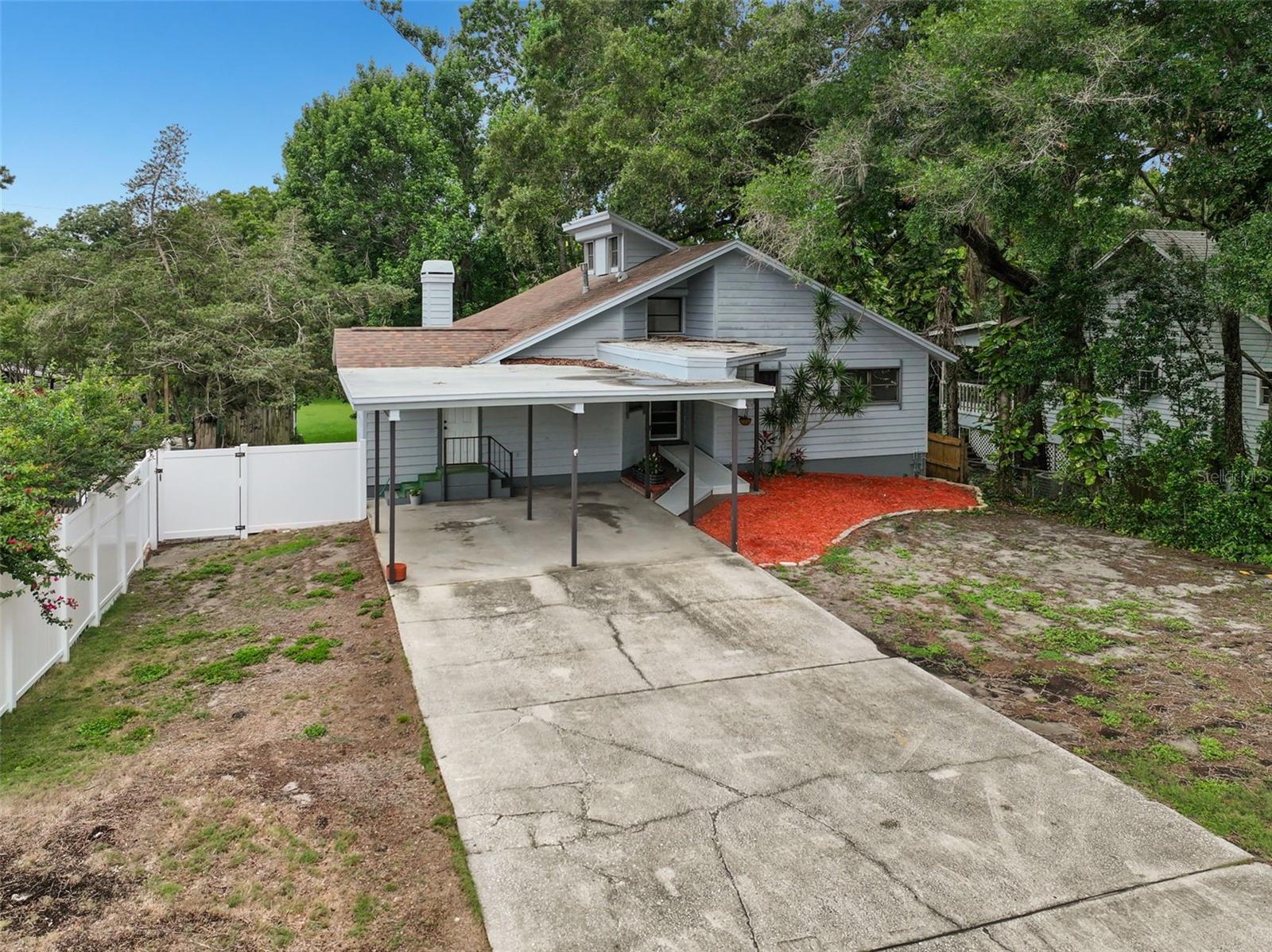 210 EDGEWOOD AVE — photo 2