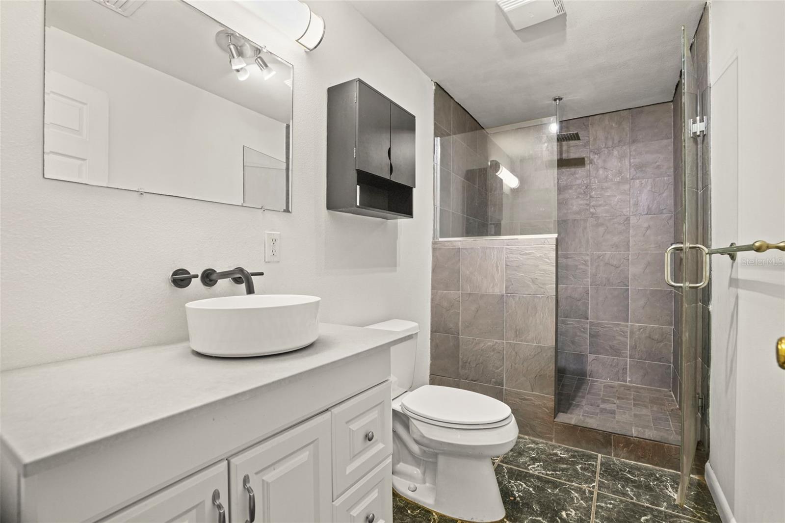 210 EDGEWOOD AVE — photo 33