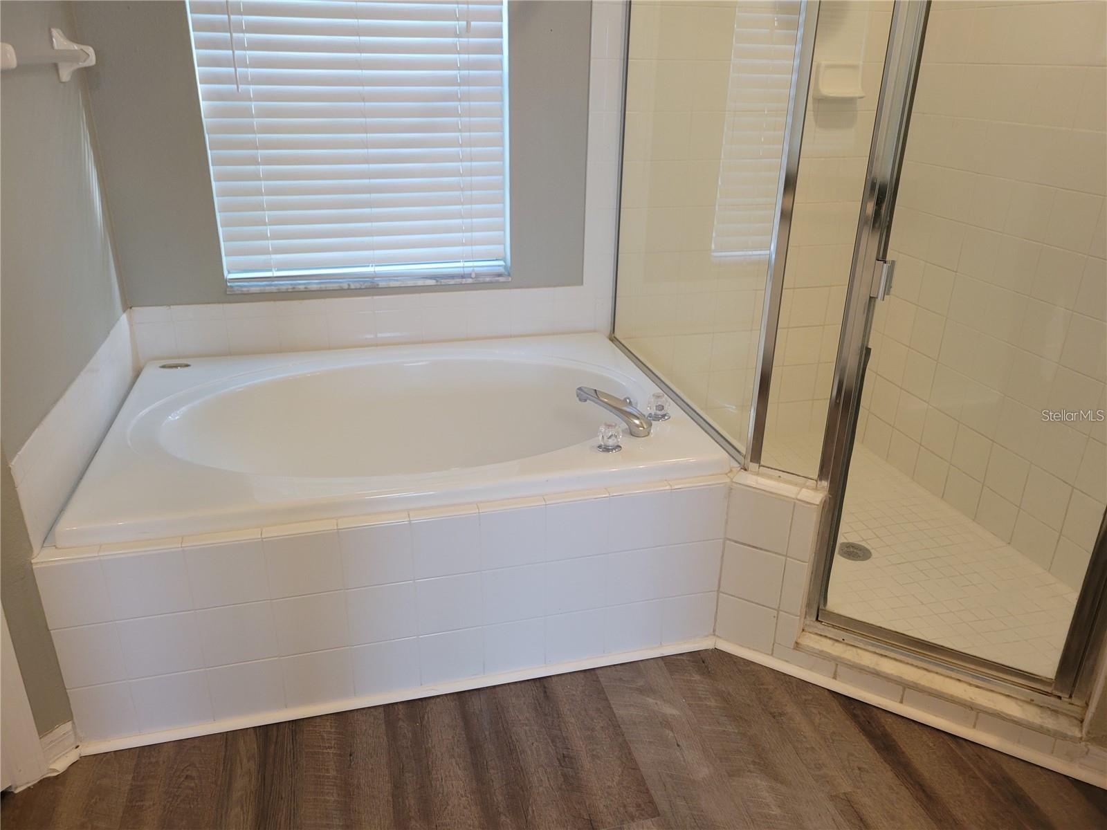 7215 COLONIAL LAKE DR — photo 22