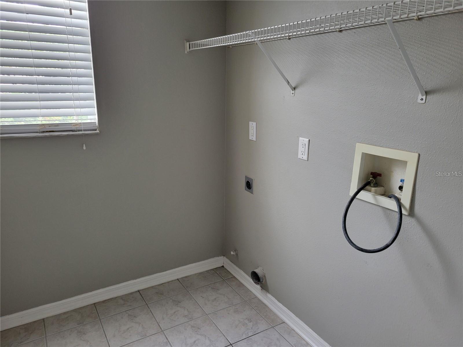 7215 COLONIAL LAKE DR — photo 13